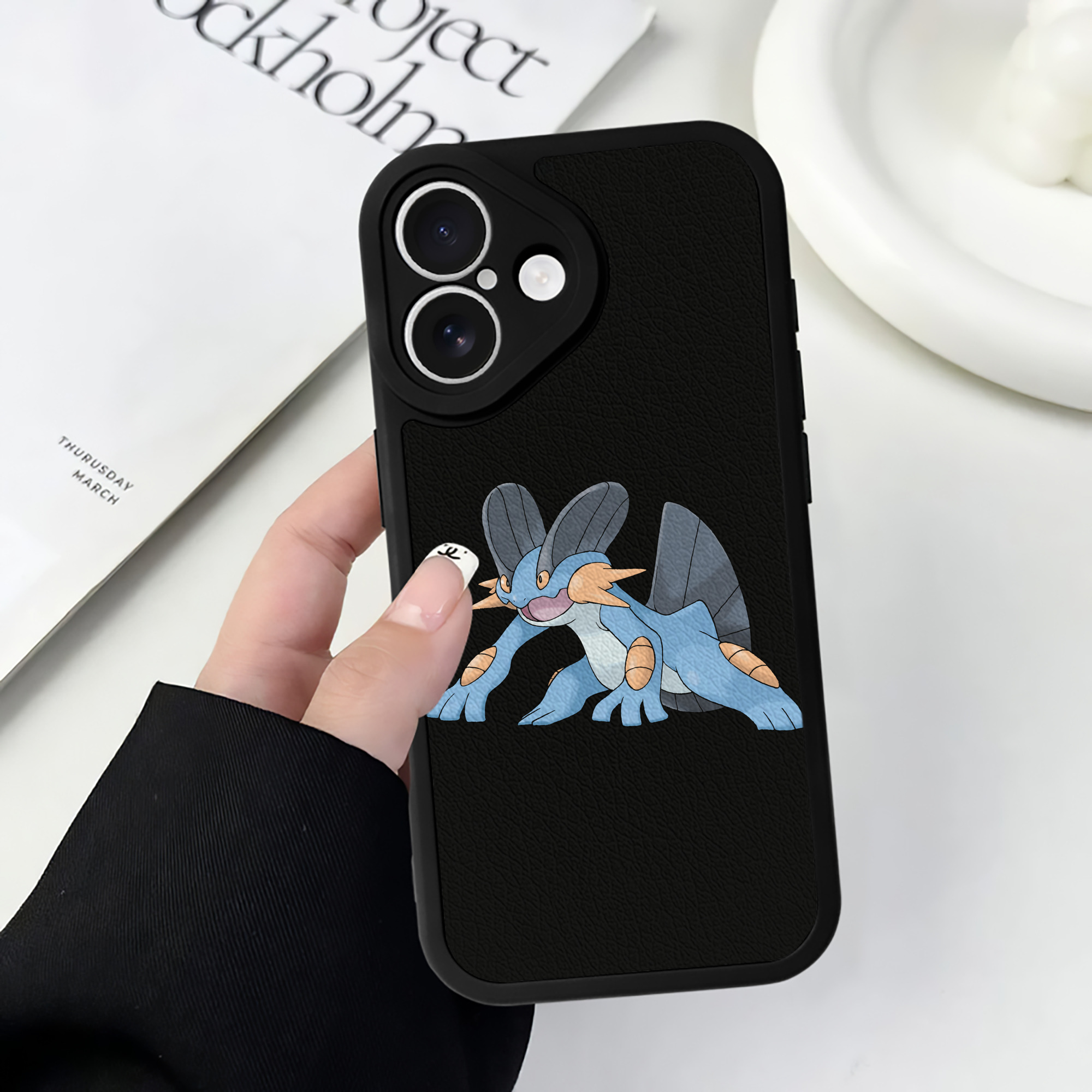 （画像用） ポケットモンスター Pokémon 【iPhone 16シリーズ対応】シリコンスマホケース（レザー調） 材質：シリコン